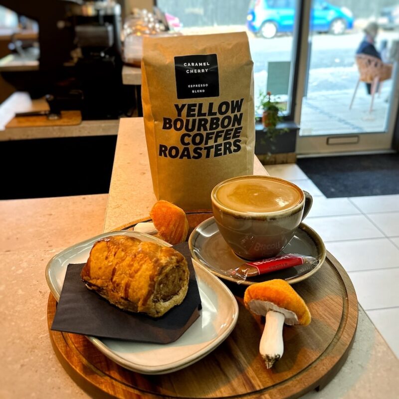 coffee & chunky sausage roll